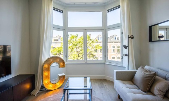 Delfshaven Apartment | Chic 1 Bedroom Serviced Apartment 54m2 -NB304C-