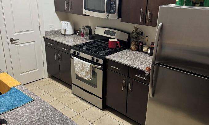 Constable Hook Apartment | Chic 1-bedroom with fitness room, WiFi in cool Bayonne.