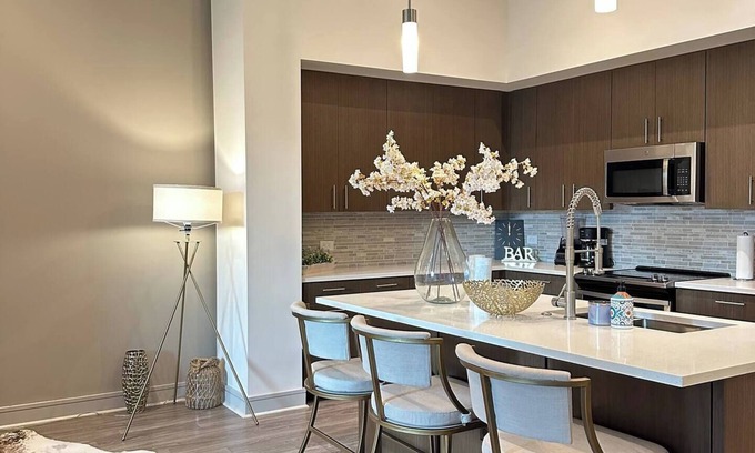 Midtown Apartment | Chic 1100 SQ FT 1 Bedroom Midtown ATL