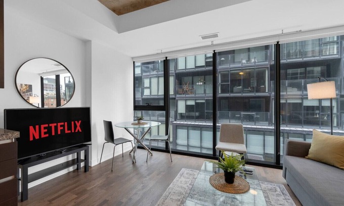 Wellington Place Hotel | Chic 1BR - Lively King West - Downtown