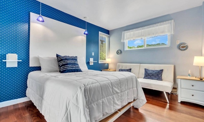Old Orchard Beach Apartment | Chic 2-Bedroom Seaside Getaway