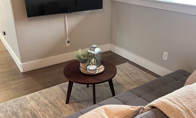 Northwest Boise City Apartment | Chic 2-bedroom, 1-bath, private-entrance loft in charming Boise