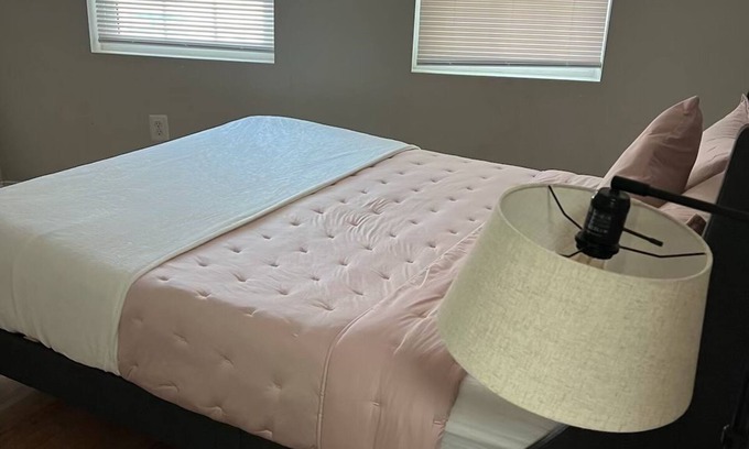 Brentwood Apartment | Chic 2-bedroom apartment with WiFi, AC in vibrant Washington, DC near Metro