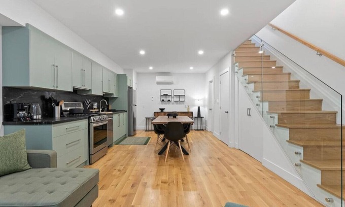 The Danforth Apartment | Chic 2BR Top-Floor Retreat w/Rooftop Near Subway