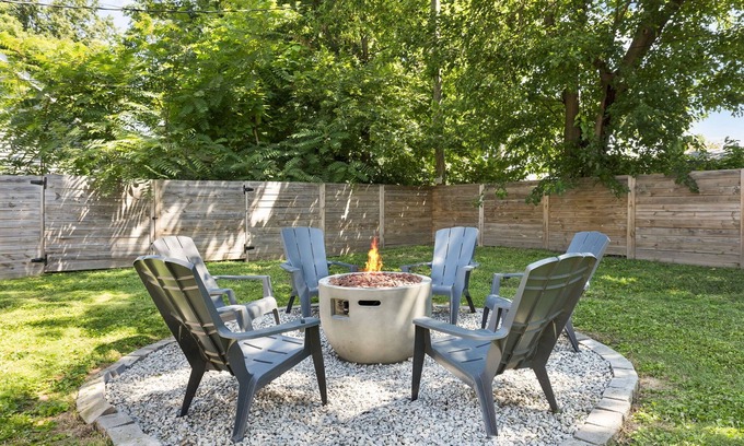 Fountain Square House | Chic 3BR | Fire Pit | Private Yard
