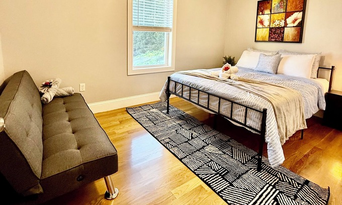 Dorchester Apartment | Chic 3BR1.5BA City Stay - Near T + Parking