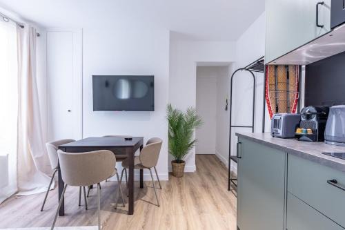 Quartier de la Porte-Saint-Denis Apartment | Chic 4-Star Studio Only 10 Minutes from Le Marais