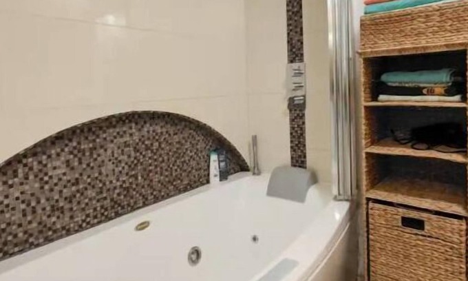 Kilburn Apartment | Chic Central London: Your Boutique Design Haven