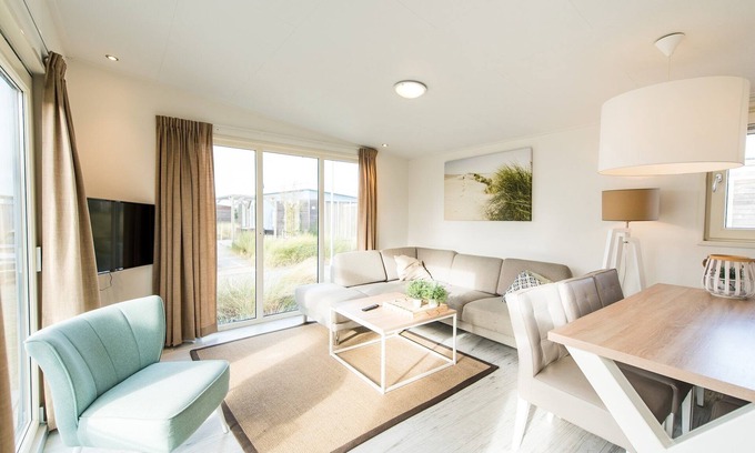 Hollum House | Chic Chalet near Beach