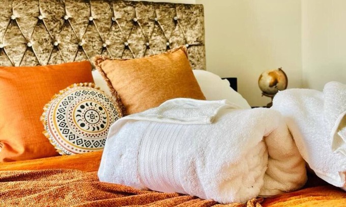 Portsmouth Apartment | Chic, cosy, and spotless—your ultimate private escape.