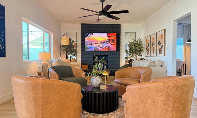 Peoria Ave Citizen's Group House | Chic & Cozy Spanish Hacienda, Courtyard & Pool