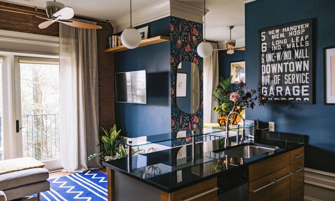 Downtown Wilmington Condo | Chic Downtown Studio: A Hideaway Oasis