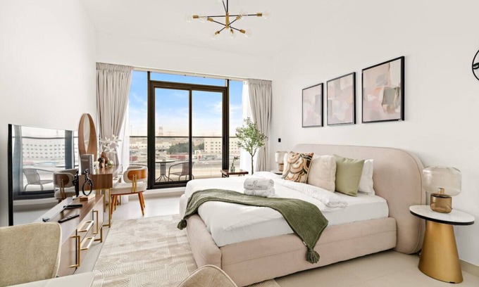 Dubai Apartment | Chic Dubai Studio w/Balcony, Pool, Gym, Free Parking Near Expo Metro