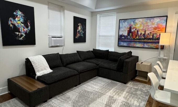 Grand Boulevard Apartment | Chic Euro City Getaway- Close to Downtown