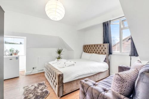 Hendon Apartment | Chic Loft Studio, Free Parking, Airfryer, Free amenities, 25 Mins to Central London