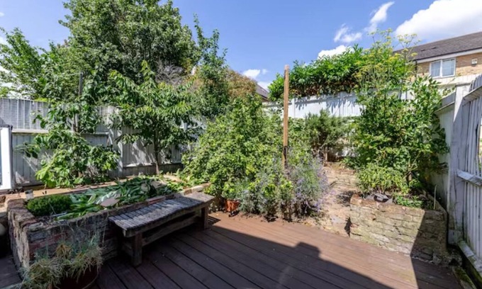 New Cross House | Chic semi-detached house with a private garden, SE