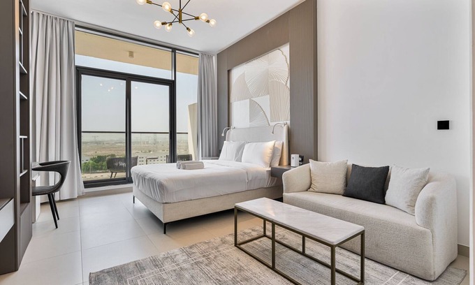 Dubai Apartment | Chic Studio APT W/Pool & Gym Near Metro Station