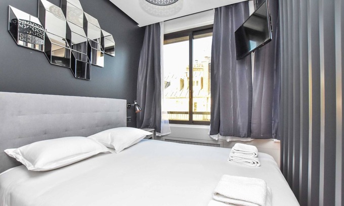 Chaussee-d'Antin Apartment | Chic studio w/jacuzzi - 2P - near Palais Garnier