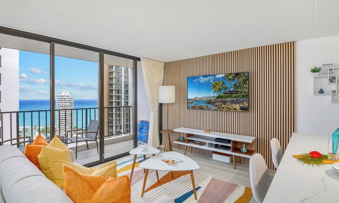 Waikiki Condo | Chic & Upscale Waikiki Beach Ocean View w/Parking
