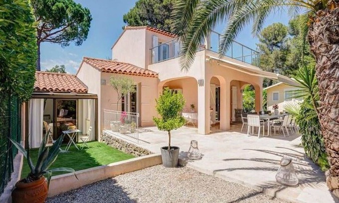Mouans-Sartoux Villa | Chic Villa in Mouans-Sartoux