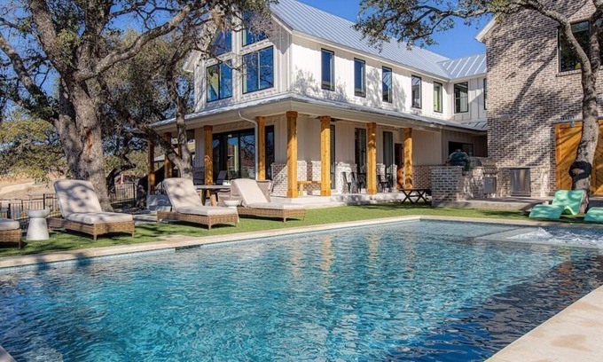 Kingsland House | Chic Waterfront Farmhouse + Pool + Game Room - Fun!