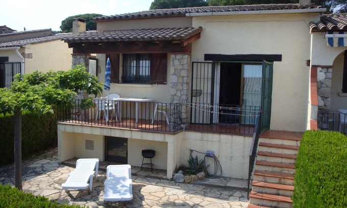Torroella de Montgri House | Children are welcome in this quiet house on a hill
