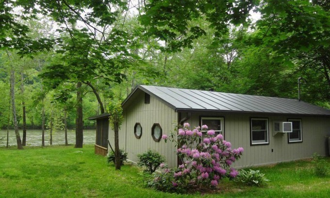 Luray Cabin | Chill'axin On The Shenandoah River Cabin Rental
