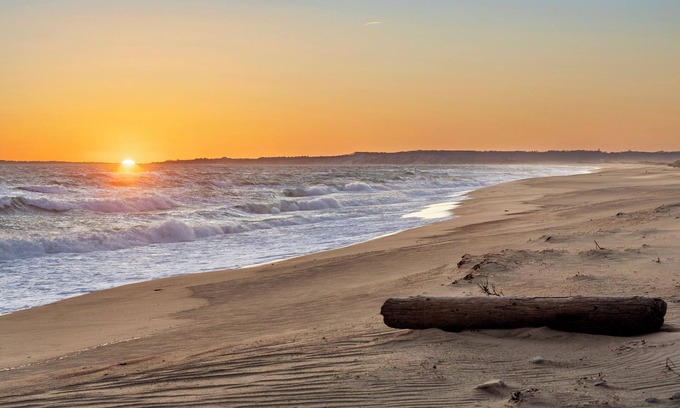 Chilmark House | Chilmark 4-bedroom house with WiFi, AC. Private South Shore Beach + Pond, Pets.