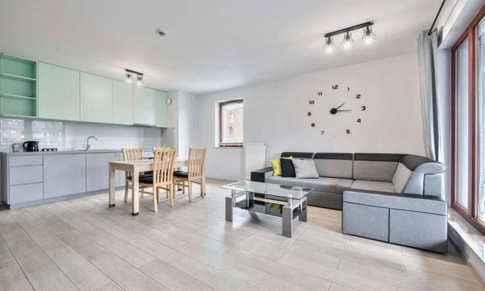 Old Town Apartment | Chmielna 63 | Elegant Apartment | Balcony