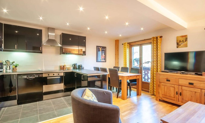 Morzine Apartment | Christiania 4: Lovely 2 bedrooms 600m from centre
