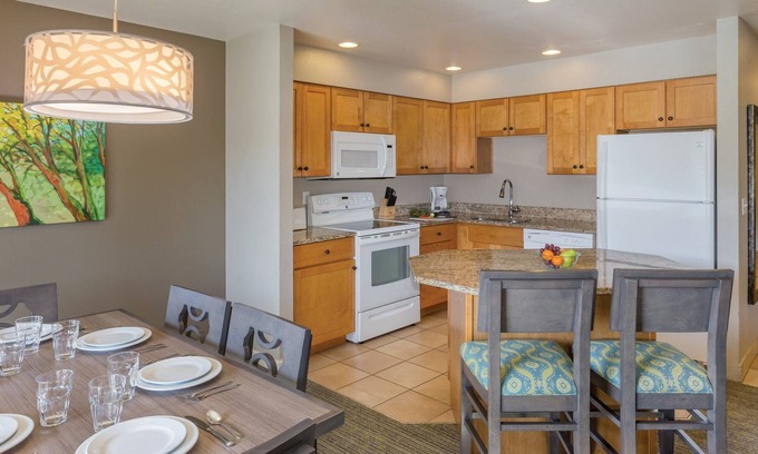 Downtown Leavenworth Resort | Christmas in Leavenworth 2 bedroom resort condo