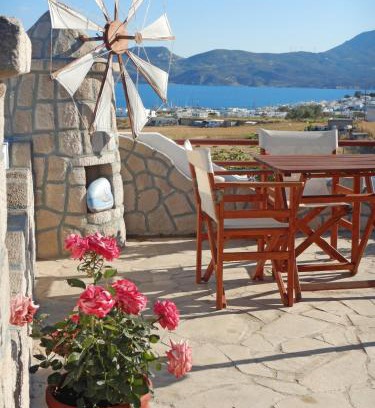 Adamas Bed & Breakfast | Christos rooms milos