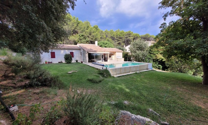 Cheval-Blanc House | Chrysalide du Luberon Gîte