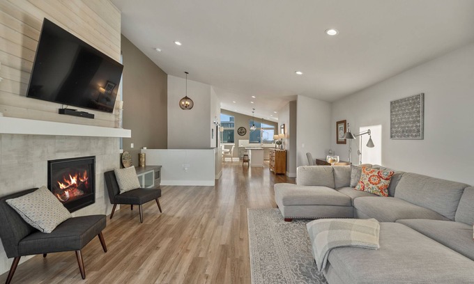 Abbott Loop House | Chuck's Base Camp - Your Luxurious Alaskan Getaway