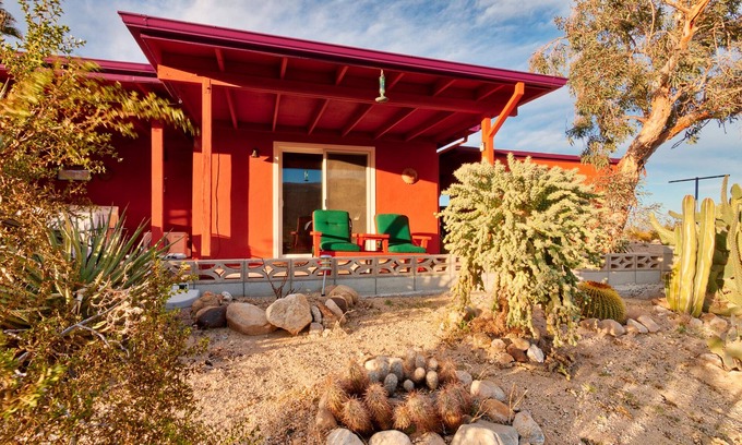 Twentynine Palms Cabin | Chucks cabin Joshua Tree region, your desert Oasis