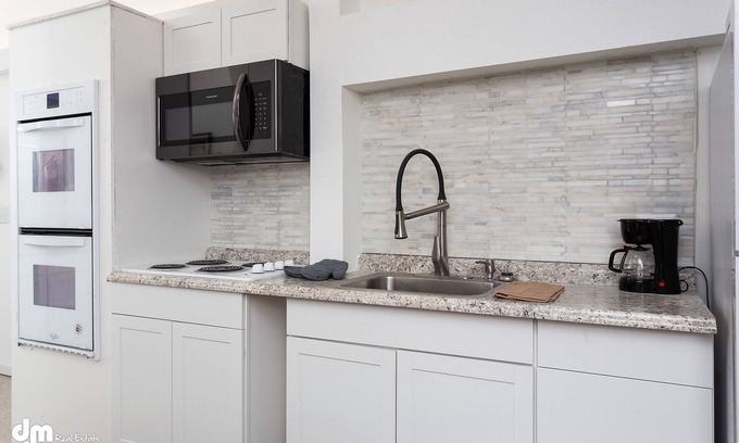 Abbott Loop Apartment | Chugach Mountain View Fox Den Suite