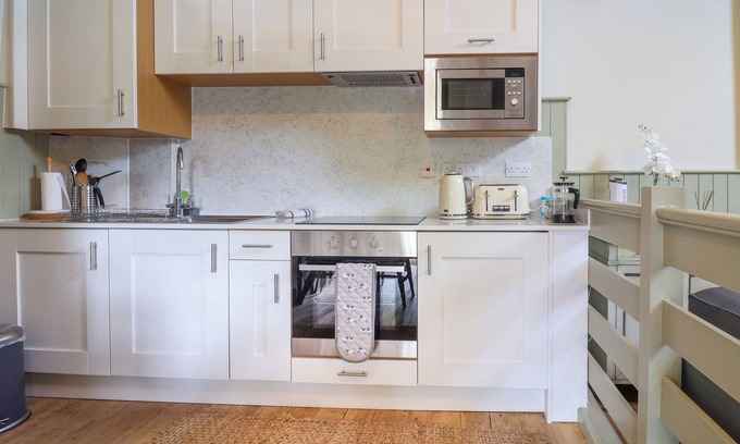 Tatworth Cottage | CIDER BARN, family friendly, character holiday cottage in South Chard