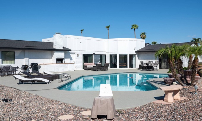 Glendale House | CineLuxe Retreat by HomeSlice Stays