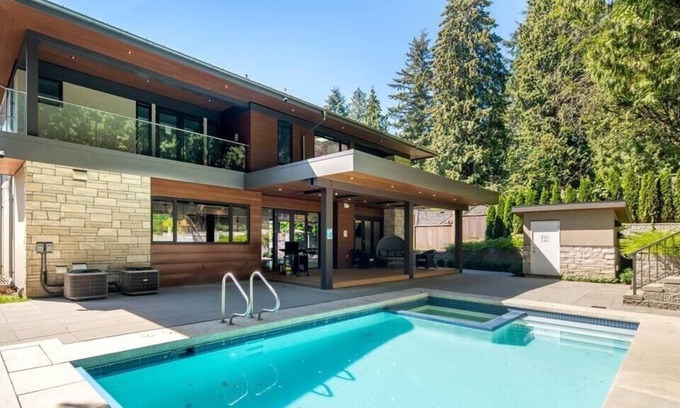 West Vancouver Villa | Cinematic Mansion with Pool and Hot tub