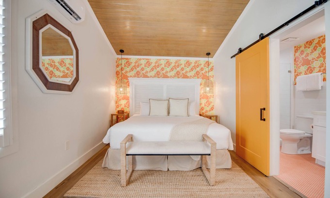 Historic Seaport Apartment | Citrus Queen at Custom House Inn | Ideal Location On Duval!