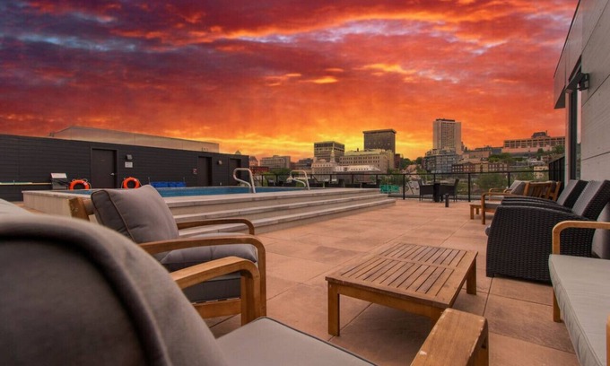Saint-Roch Apartment | City Center, 2 bathrooms, AC, Parking, Pool