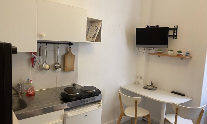 Aix-les-Bains City Center Apartment | City center studio 3 min to the therme