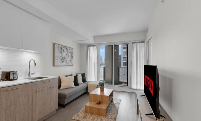Moss Park Hotel | City Center - Walkable 2BR - 5 min to Eaton Centre
