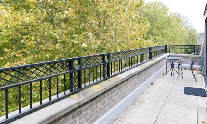 Cambridge City Centre Apartment | City Centre Penthouse 5 mins walk to Colleges with Terrace & Sleep 6