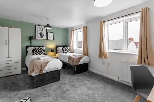 Middlesbrough Apartment | City Centre Studio 9 with Kitchenette, Free Wifi and Smart TV with Netflix by Yoko Property