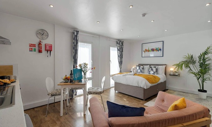 Exeter Apartment | City Centre Studio Apartments (Ashton)-Short Stays UK Ltd