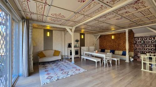 Terezvaros Apartment | City Park Gallery