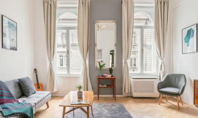 Erzsebetvaros Apartment | City Park Rest Apartment with Air Condition