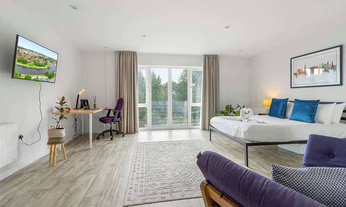 Exeter Apartment | City Pulse Studio - Short Stays UK