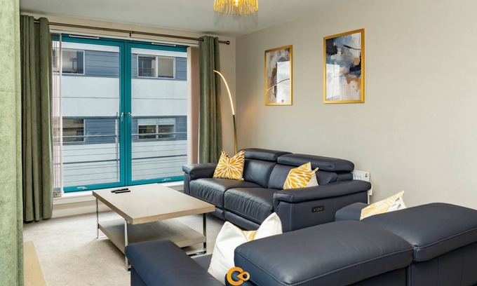 Dundee Apartment | City Quay - River Tay Views - Balcony